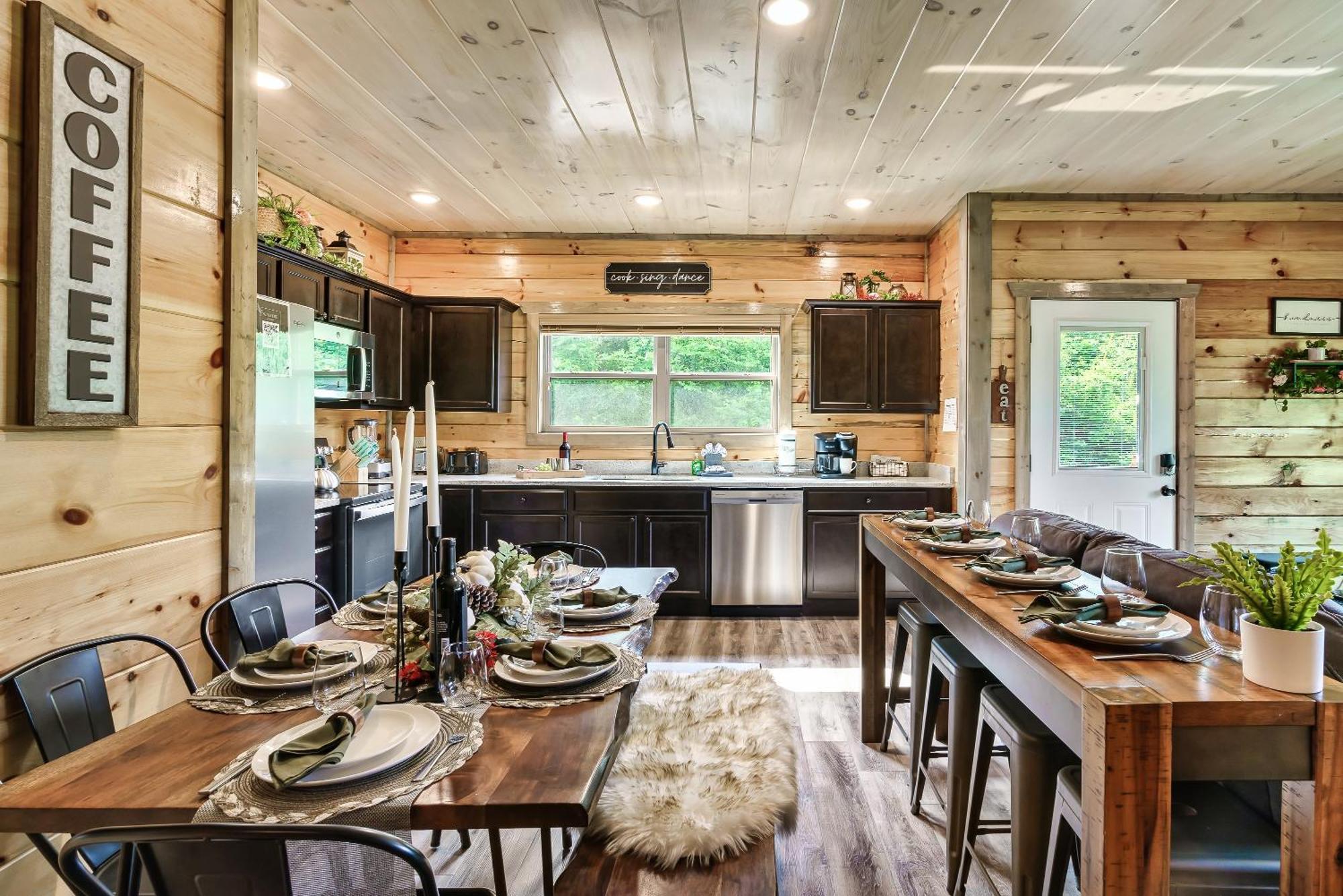 Spring Sale! Indoor Pool, Pet Stays Free, Movie, Hottub Sevierville Bagian luar foto