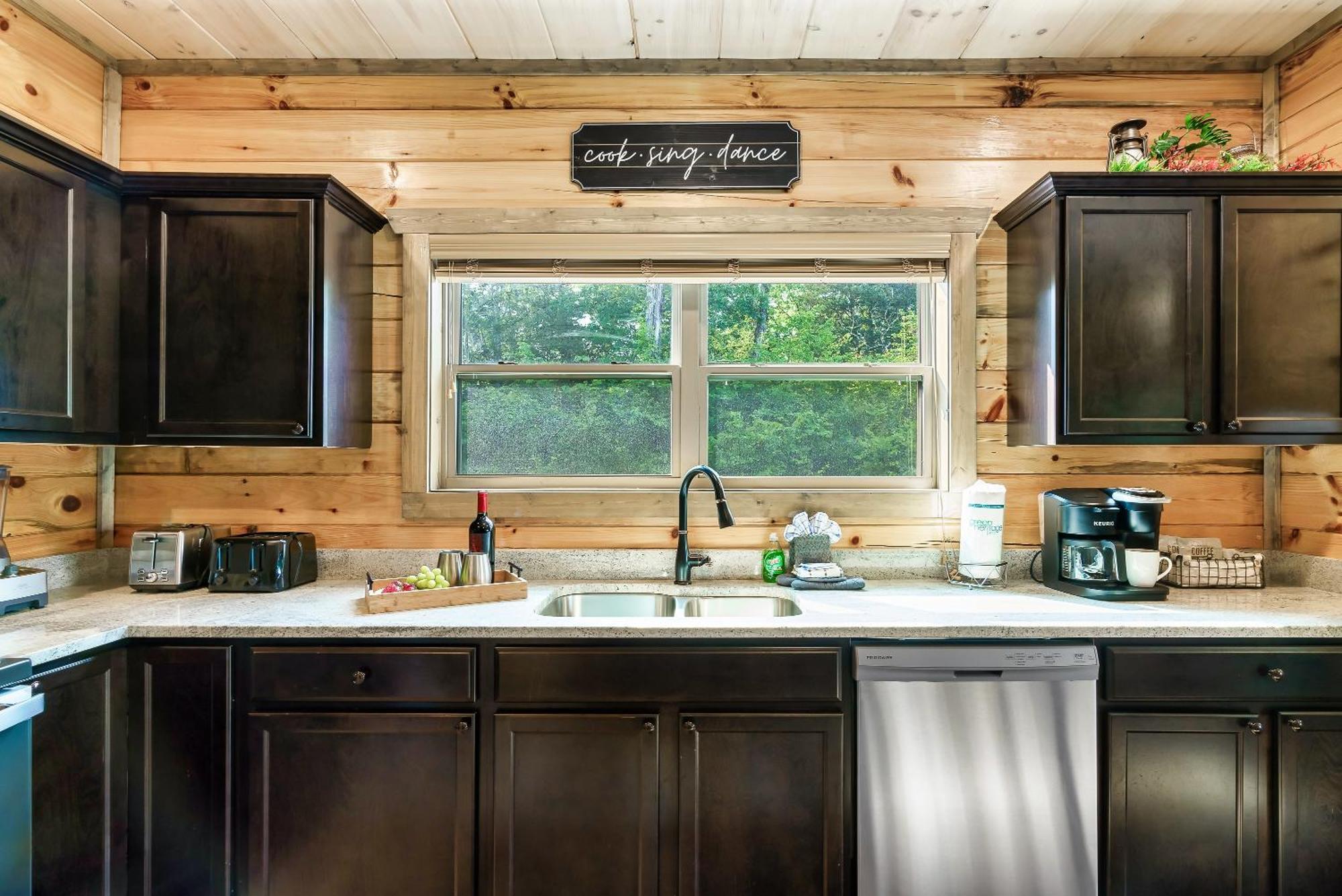Spring Sale! Indoor Pool, Pet Stays Free, Movie, Hottub Sevierville Bagian luar foto
