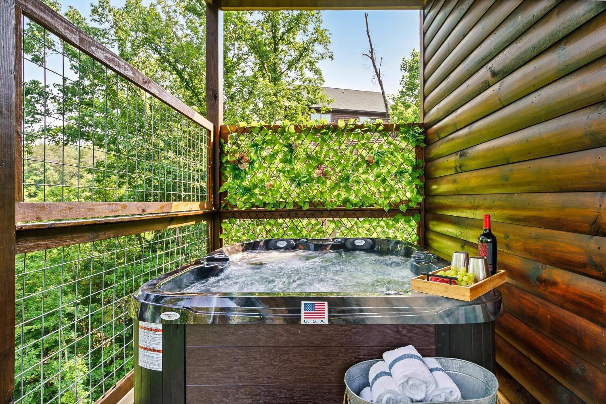 Spring Sale! Indoor Pool, Pet Stays Free, Movie, Hottub Sevierville Bagian luar foto